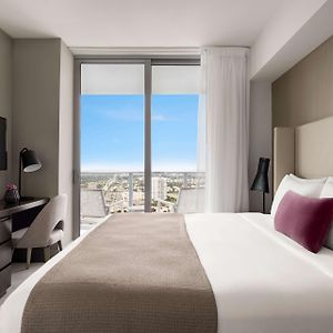 1 Bedroom Suite Intracoastal or City Views Kitchen